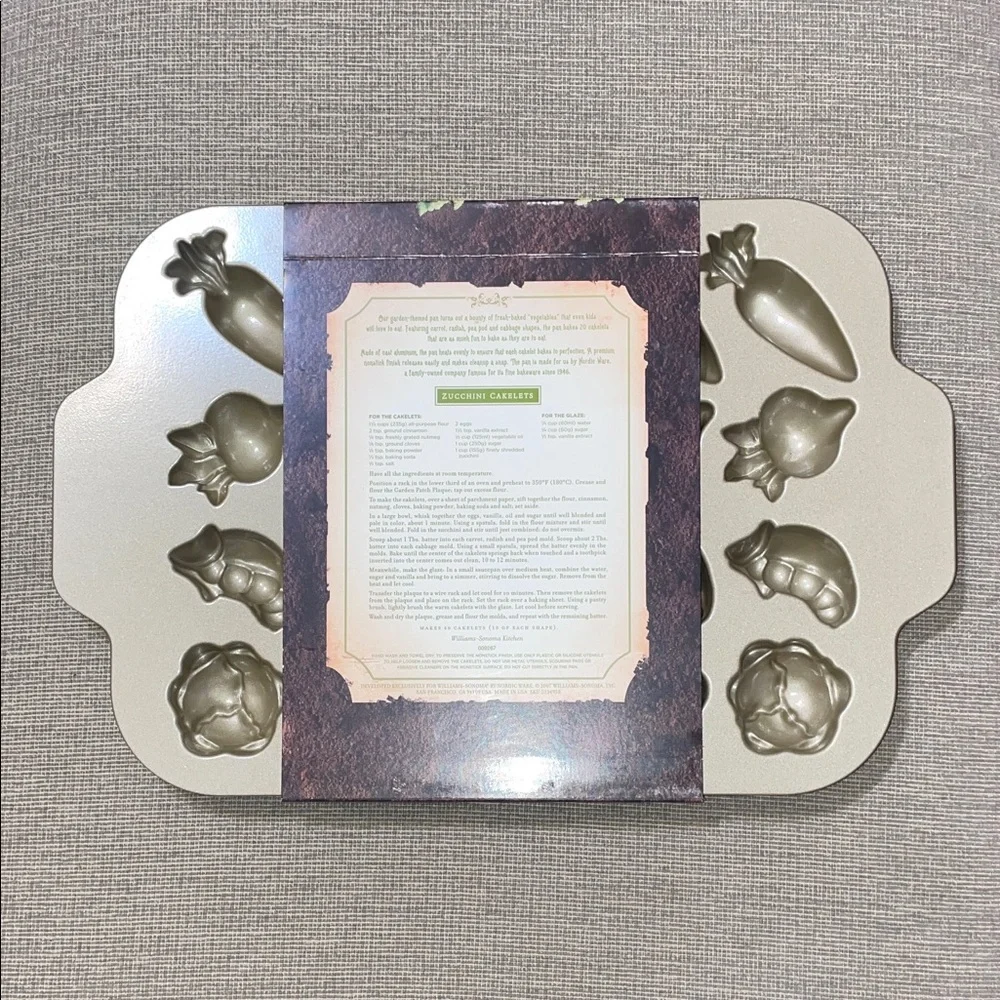 Williams Sonoma Garden Patch Cakelet Pan